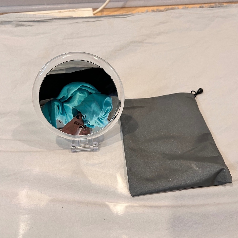 Amisce 20x Magnifying Mirror with travel pouch